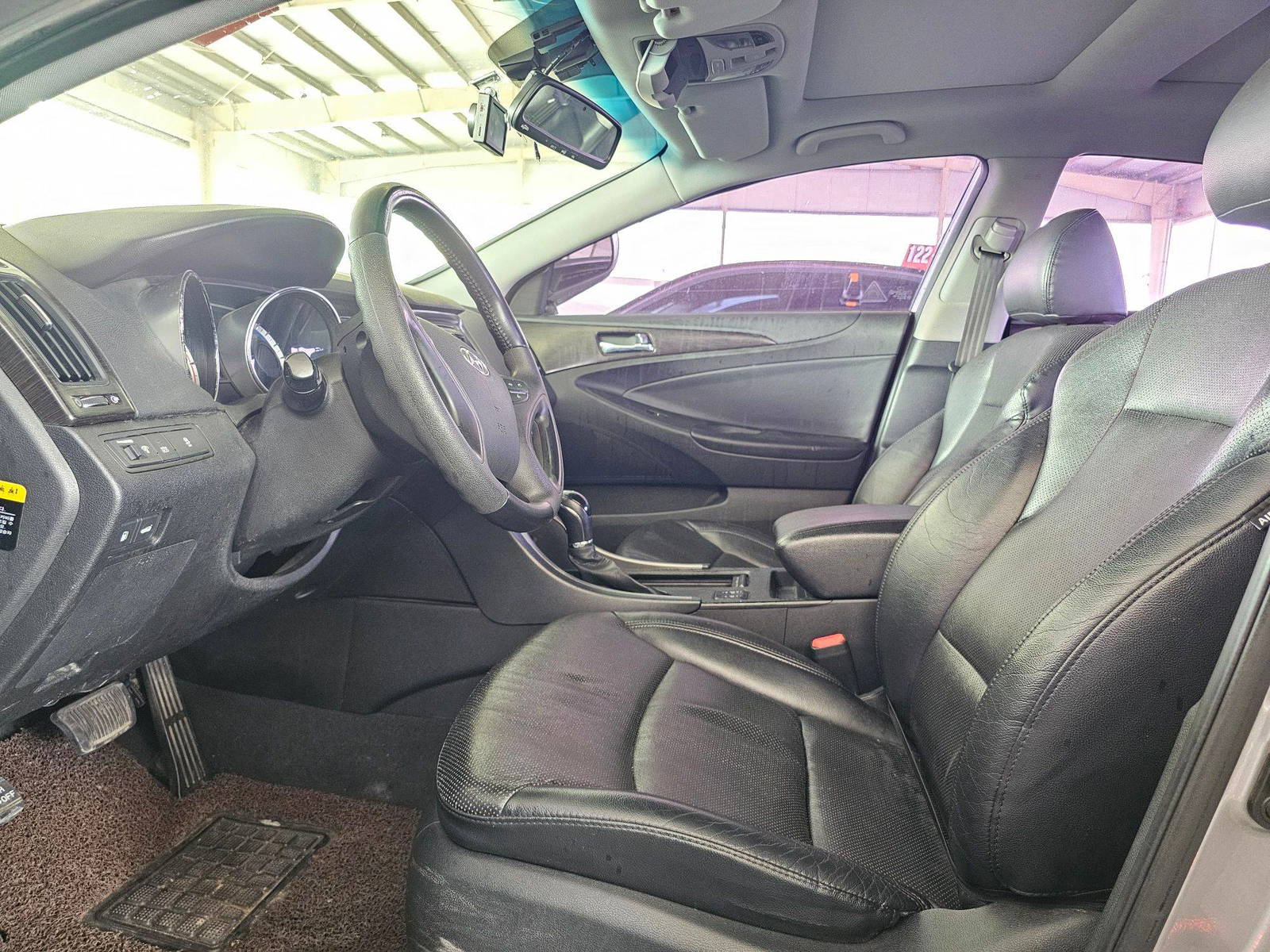 2012 HYUNDAI SONATA — 205544 KM — Lot 404943 — Souq - Marhaba Auctions Used Cars - Image 9