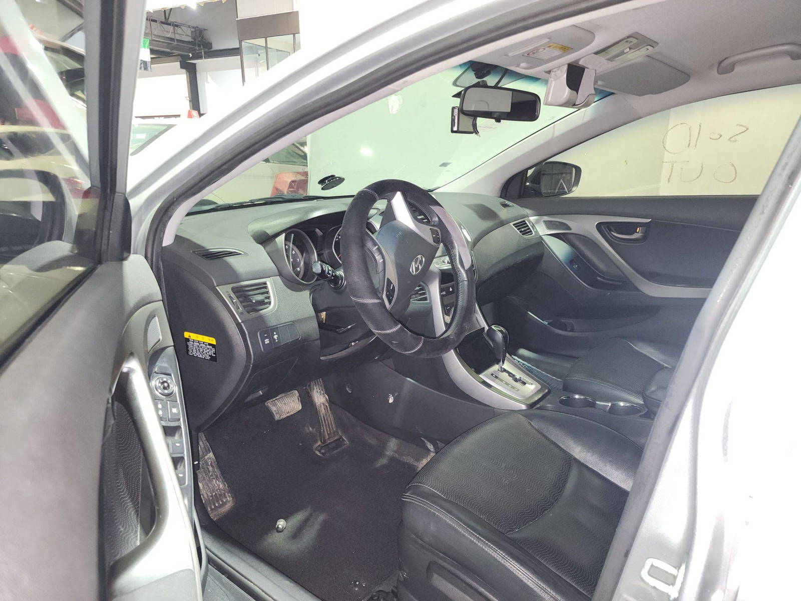 2011 HYUNDAI AVANTE — 123485 KM — Lot 045964 — Ind. 12 - Marhaba Auctions Used Cars - Image 9