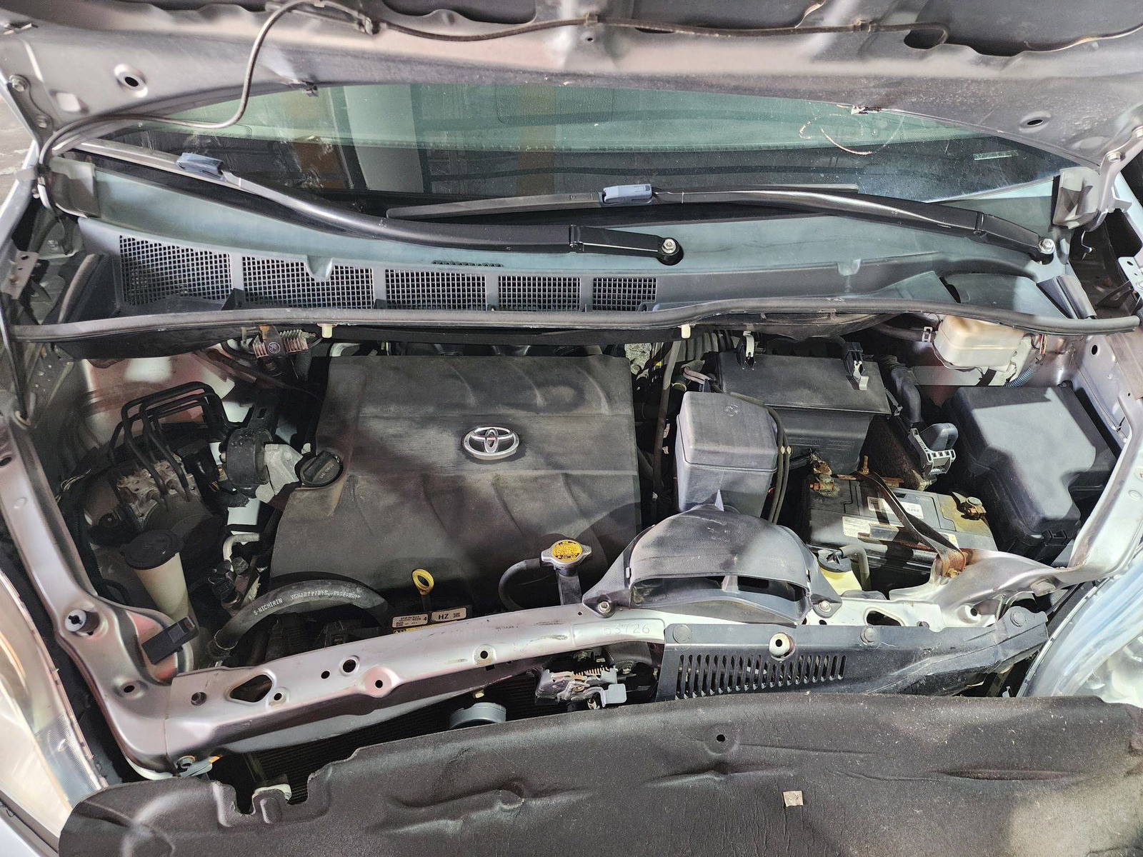 2013 TOYOTA SIENNA — 181349 Miles — Lot 281095 — Souq - Marhaba Auctions Used Cars - Image 13