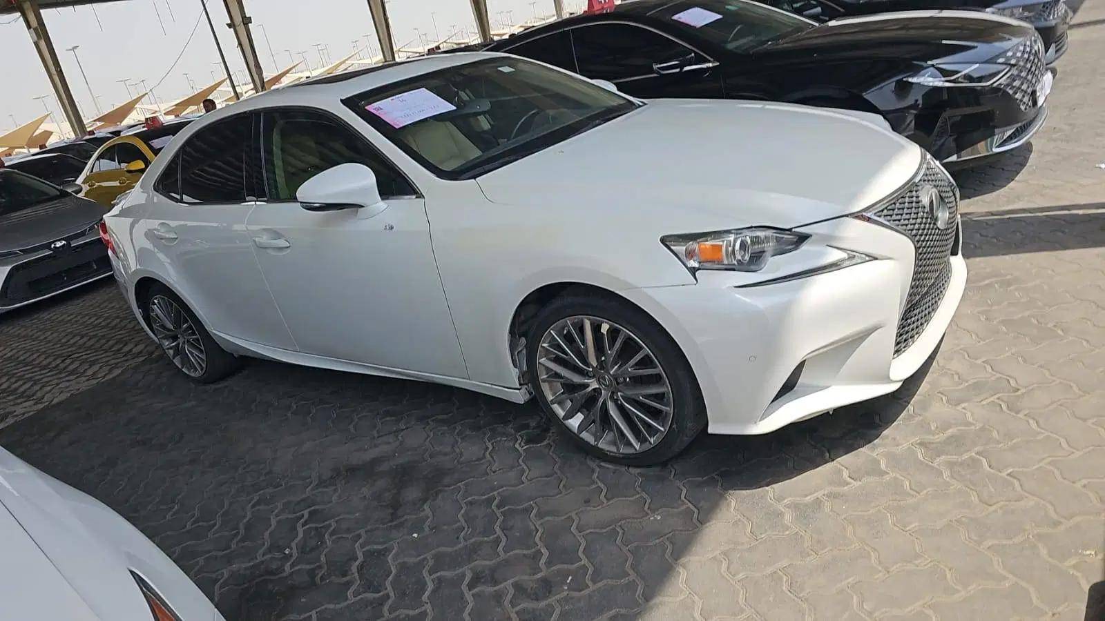 2014 LEXUS IS 250 — 100982 KM — Lot 013013 — Souq - Marhaba Auctions Used Cars - Image 6