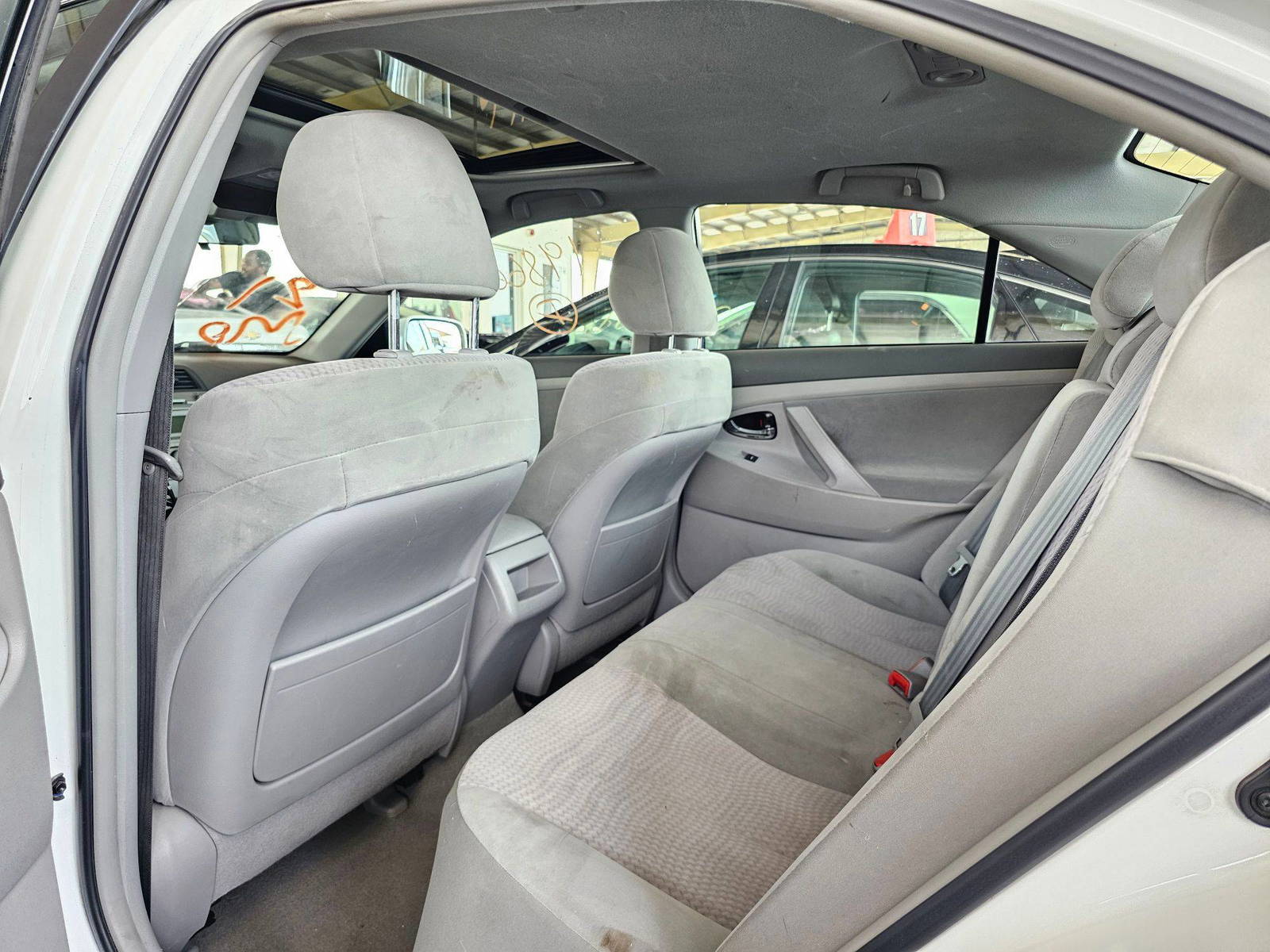 2010 TOYOTA CAMRY — 148588 Miles — Lot AR075385 — Souq - Marhaba Auctions Used Cars - Image 6