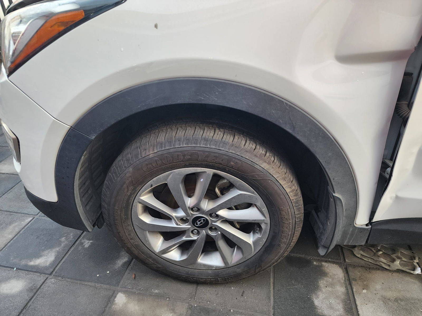 HYUNDAI SANTA FE 2016 - Marhaba Auction Used Cars - Image 11