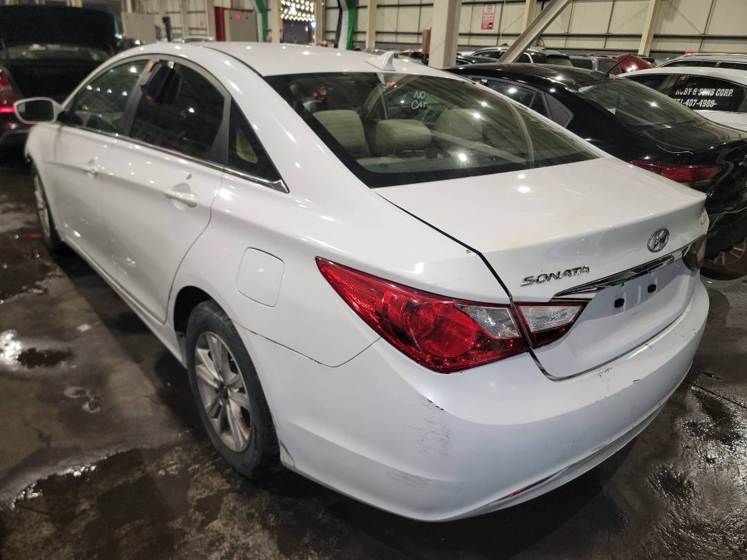 2011 HYUNDAI SONATA — 122592 Miles — Lot 57082983 - Marhaba Auctions Used Cars - Image 3