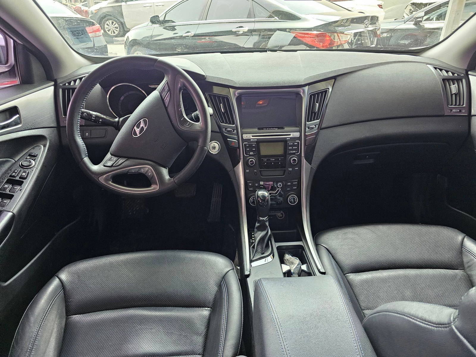 2012 HYUNDAI SONATA — 243989 KM — Lot 029166 — Souq - Marhaba Auctions Used Cars - Image 7