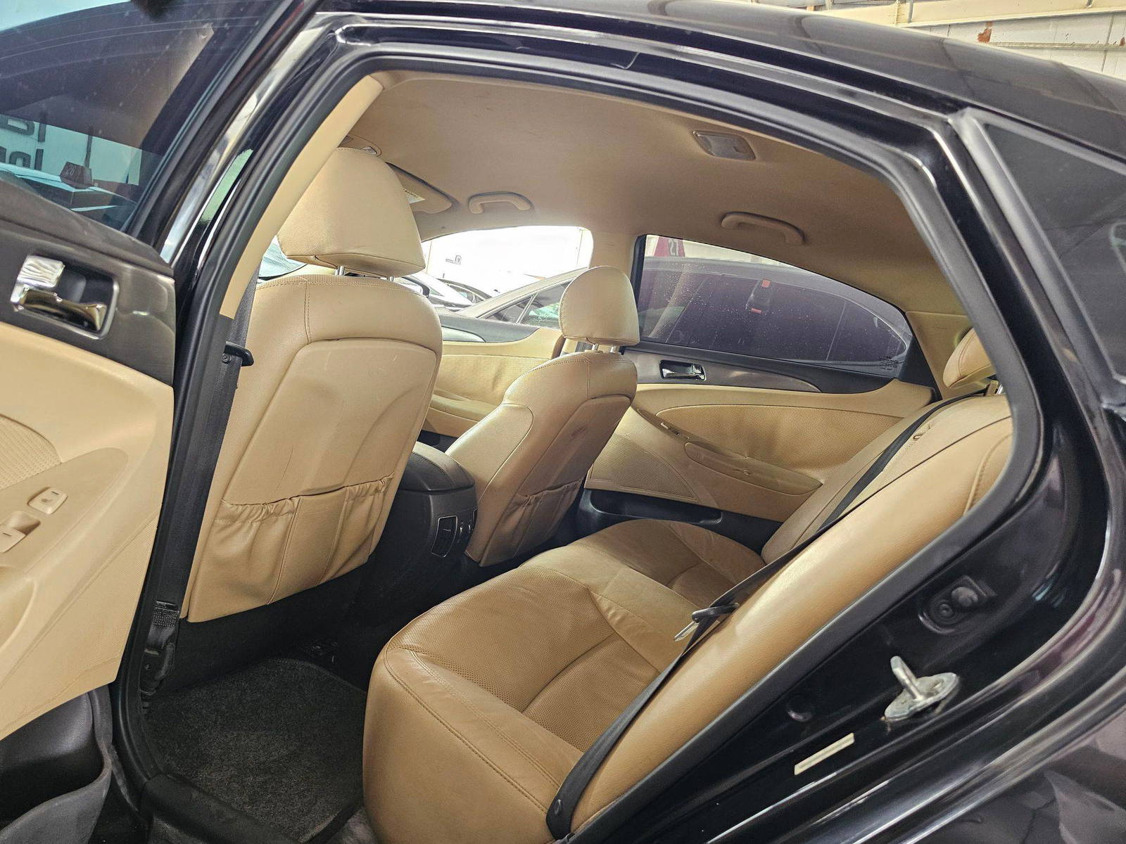 2012 HYUNDAI SONATA — 212263 Miles — Lot A056663 — Souq - Marhaba Auctions Used Cars - Image 6