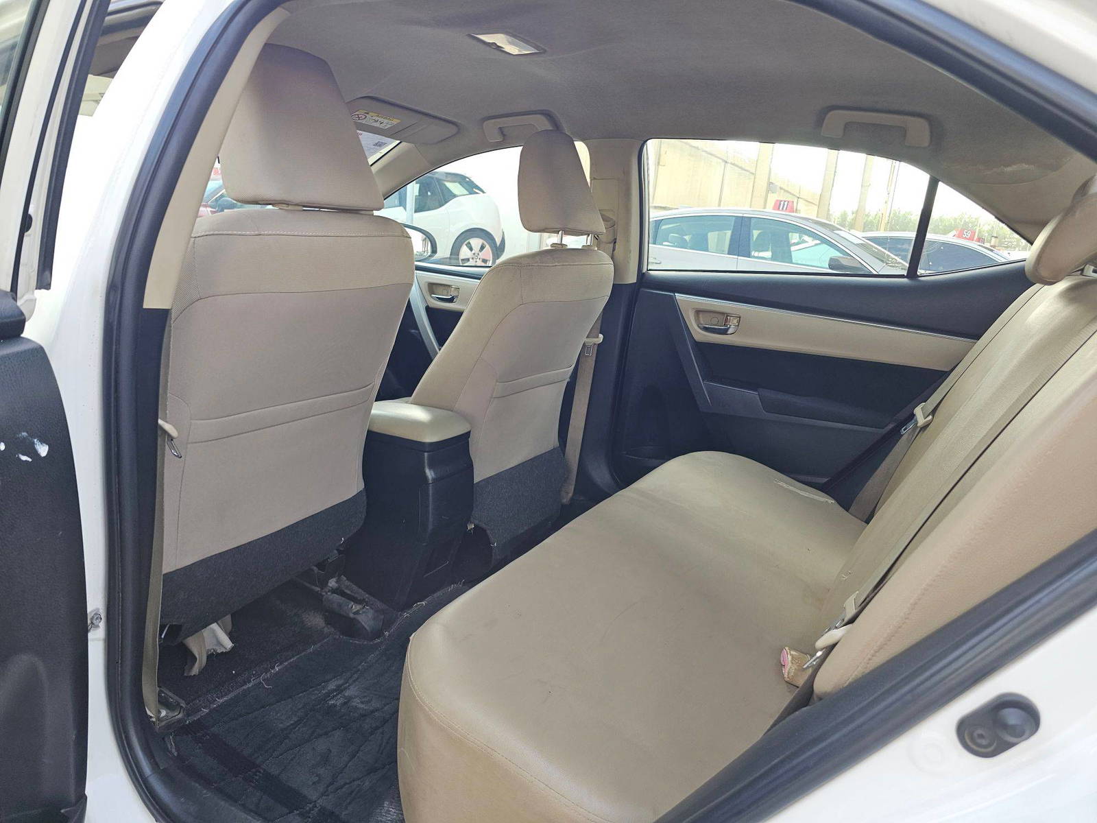 2015 TOYOTA COROLLA — 696540 KM — Lot 221020 — Souq - Marhaba Auctions Used Cars - Image 6