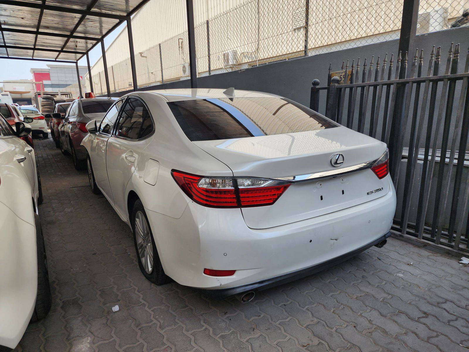 2015 LEXUS ES 350 — 139423 Miles — Lot 2206116 — Ind. 12 - Marhaba Auctions Used Cars - Image 3