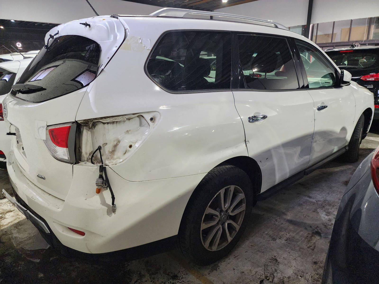 2016 NISSAN PATHFINDER — 172495 Miles — Lot 617408 — Souq - Marhaba Auctions Used Cars - Image 6