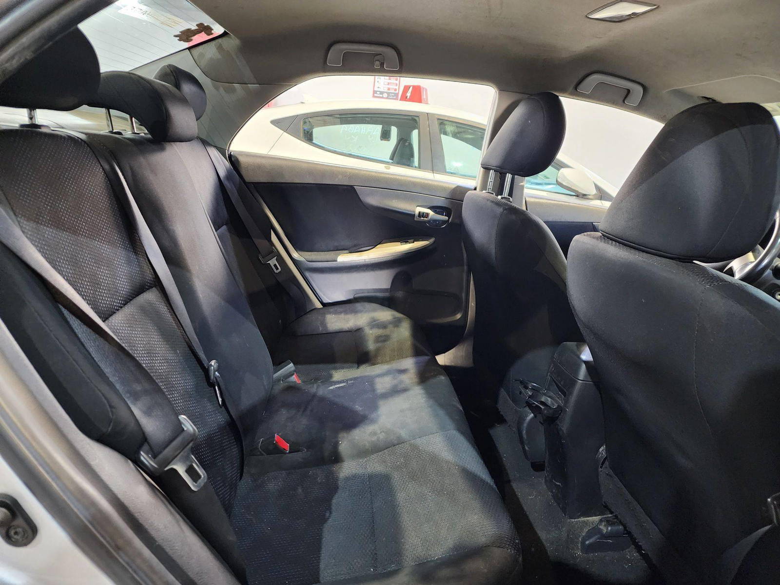 2010 TOYOTA COROLLA — 237408 Miles — Lot 58722574 — Al Quoz - Marhaba Auctions Used Cars - Image 6