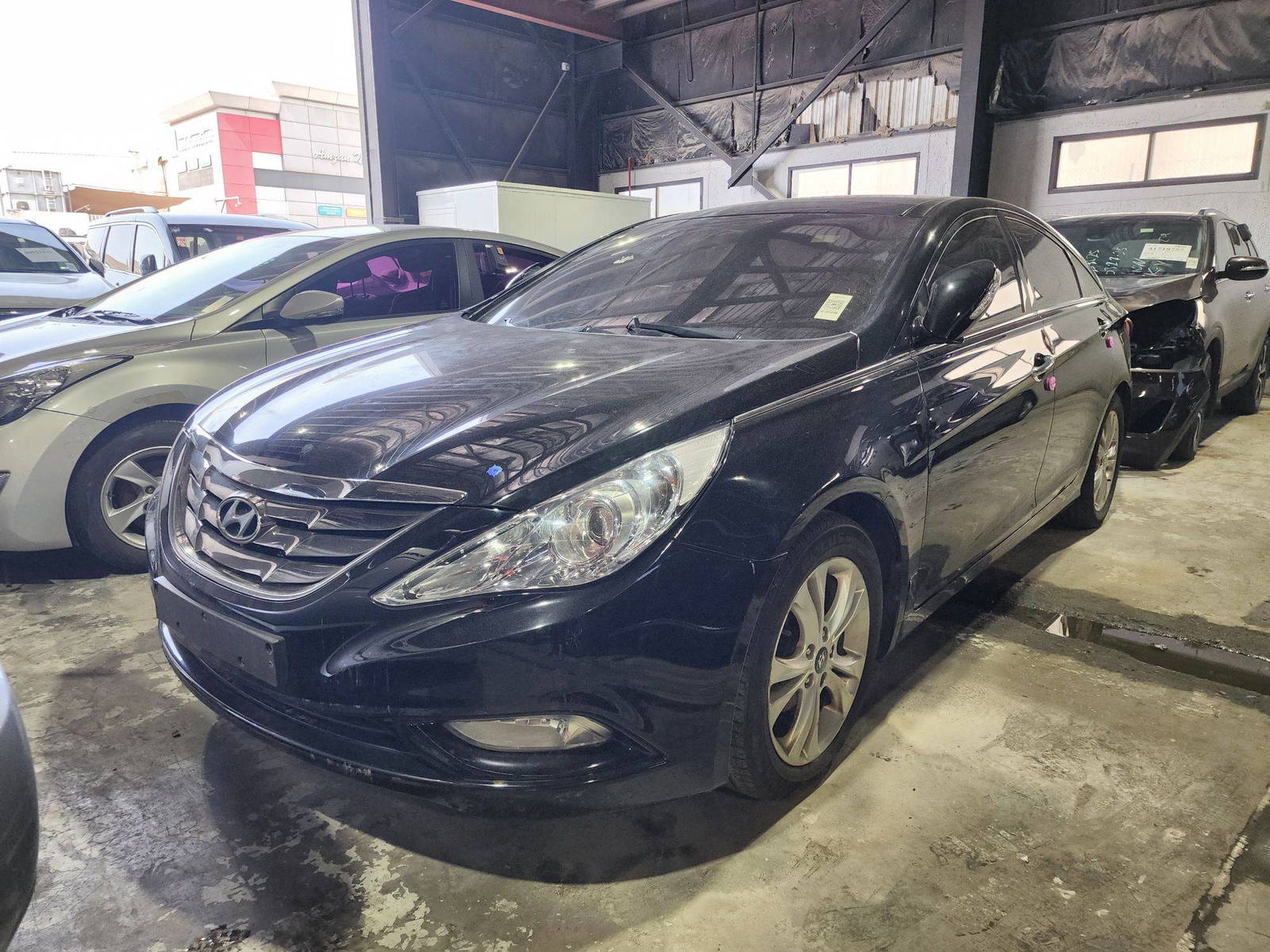 2010 HYUNDAI SONATA — 138443 KM — Lot A039215 — Souq - Marhaba Auctions Used Cars - Image 3
