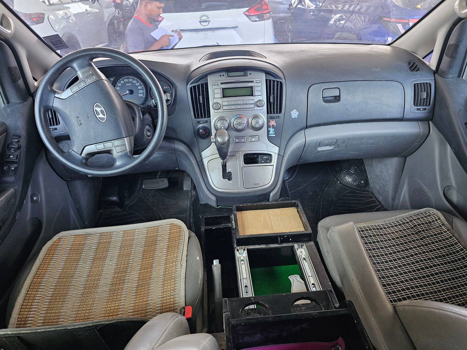 HYUNDAI GRAND STAREX 2014 - Marhaba Auction Used Cars - Image 7