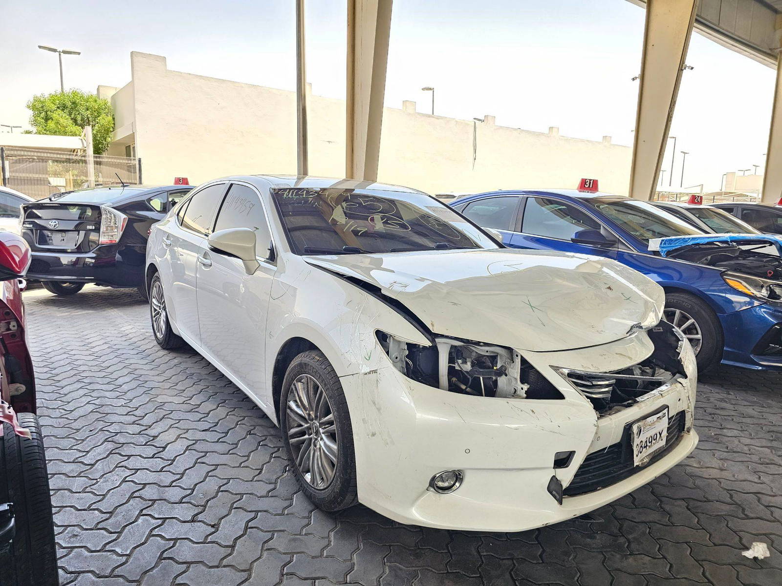 2014 LEXUS ES 350 — 141039 Miles — Lot 0E2148719 — Souq - Marhaba Auctions Used Cars - Image 4