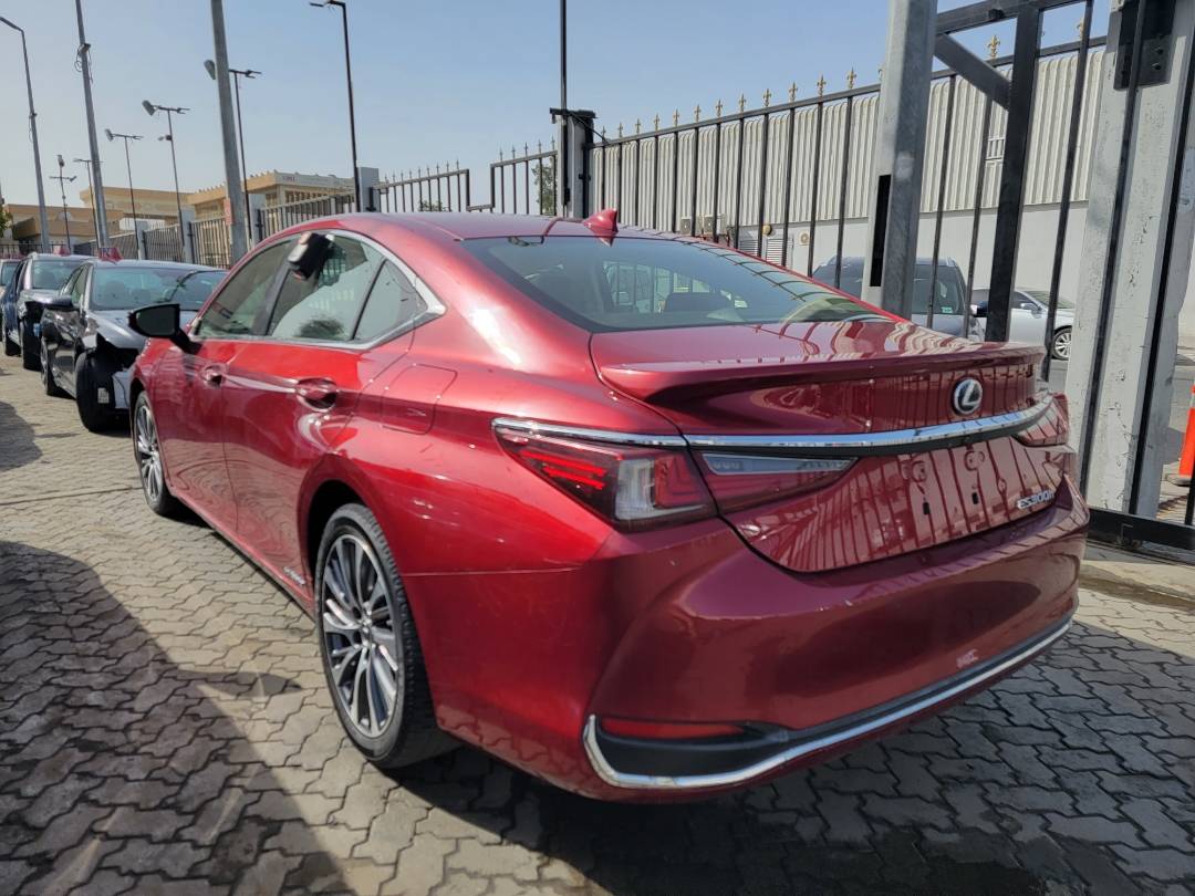 2019 LEXUS ES 300H — 41622 Miles — Lot 026625 — Main - Marhaba Auctions Used Cars - Image 4