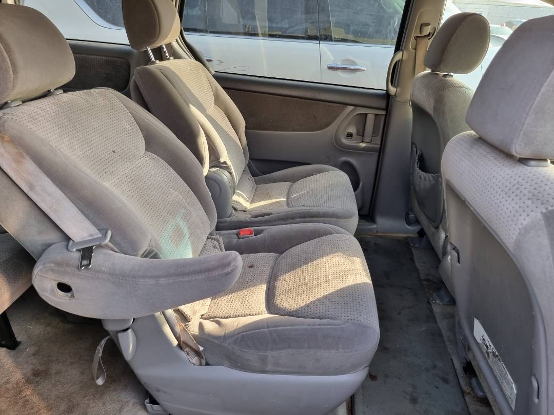 2008 TOYOTA SIENNA — 210468 Miles — Lot 125487 — Ind. 12 - Marhaba Auctions Used Cars - Image 6