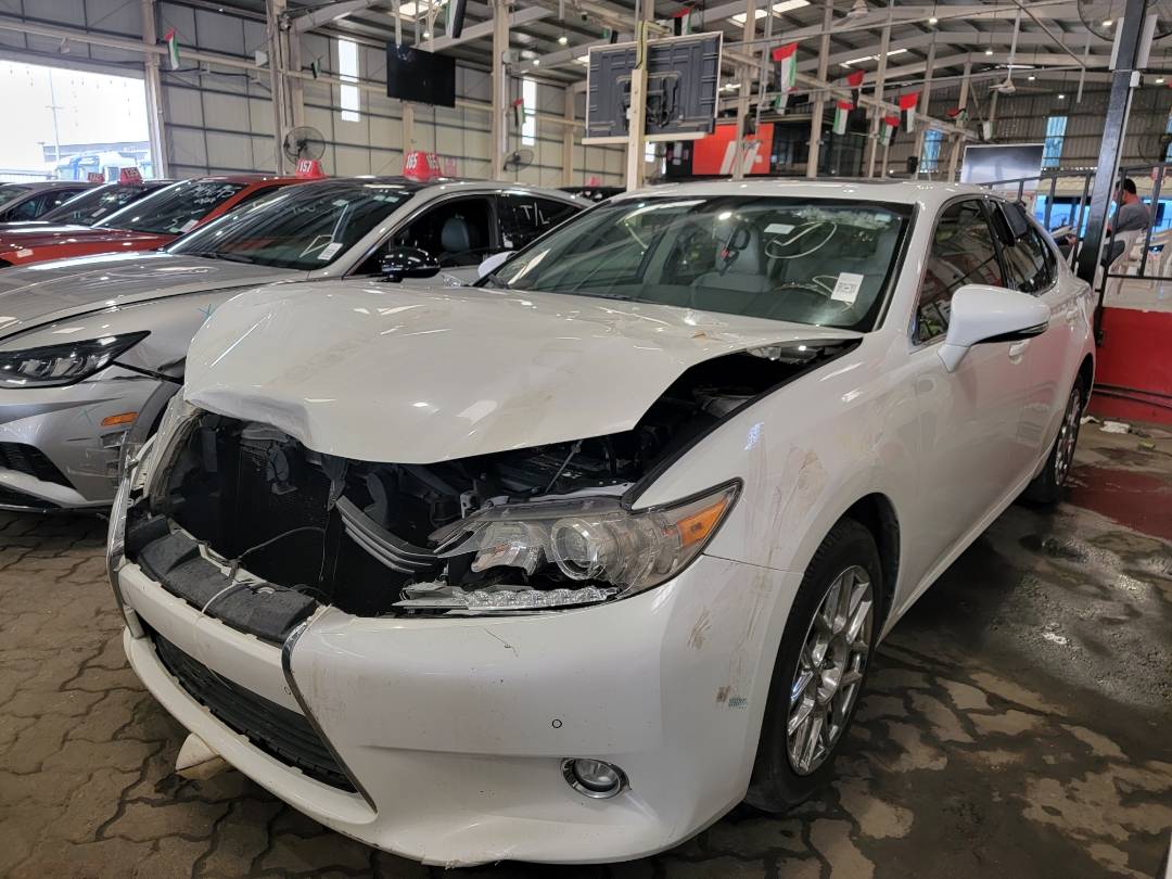 2014 LEXUS ES 350 — 159904 Miles — Lot 2094262 — Souq - Marhaba Auctions Used Cars - Image 5