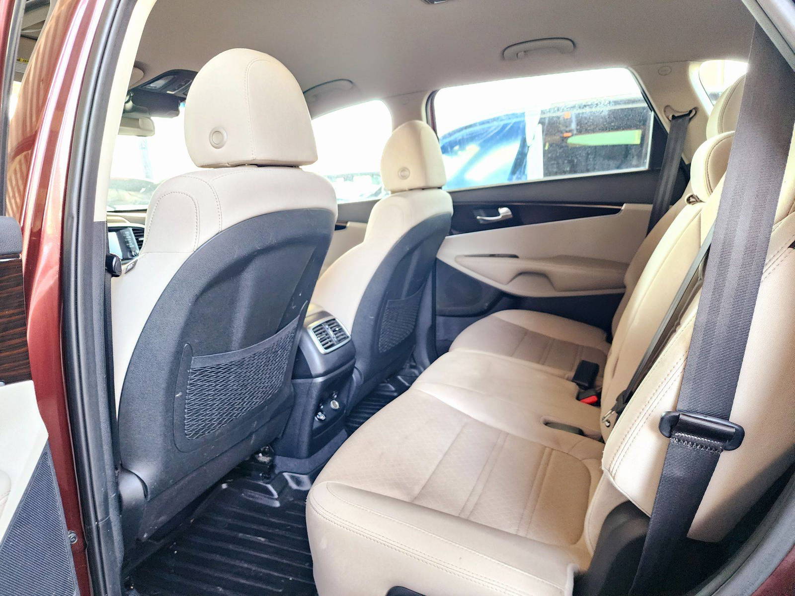 2019 KIA SORENTO — 115552 Miles — Lot KG507430 — Souq - Marhaba Auctions Used Cars - Image 6