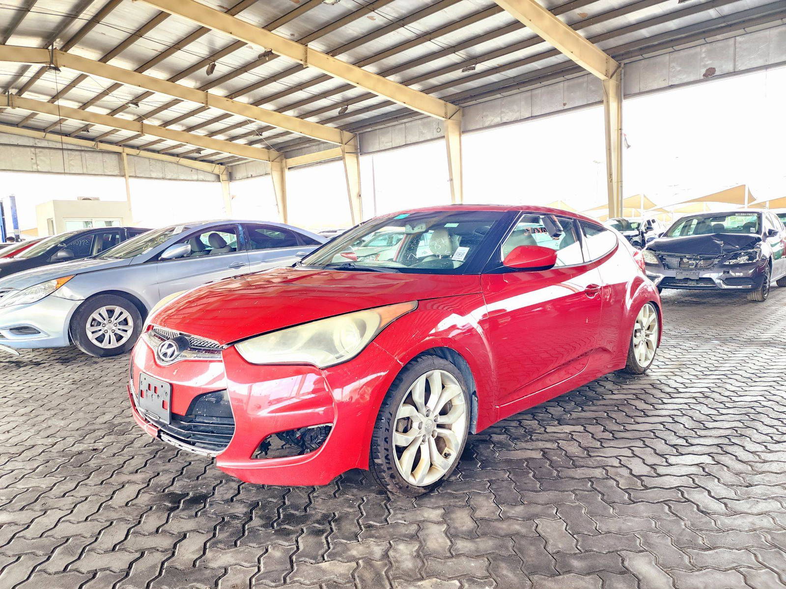 2013 HYUNDAI VELOSTER — 186619 Miles — Lot 39880345 — Souq - Marhaba Auctions Used Cars - Image 5