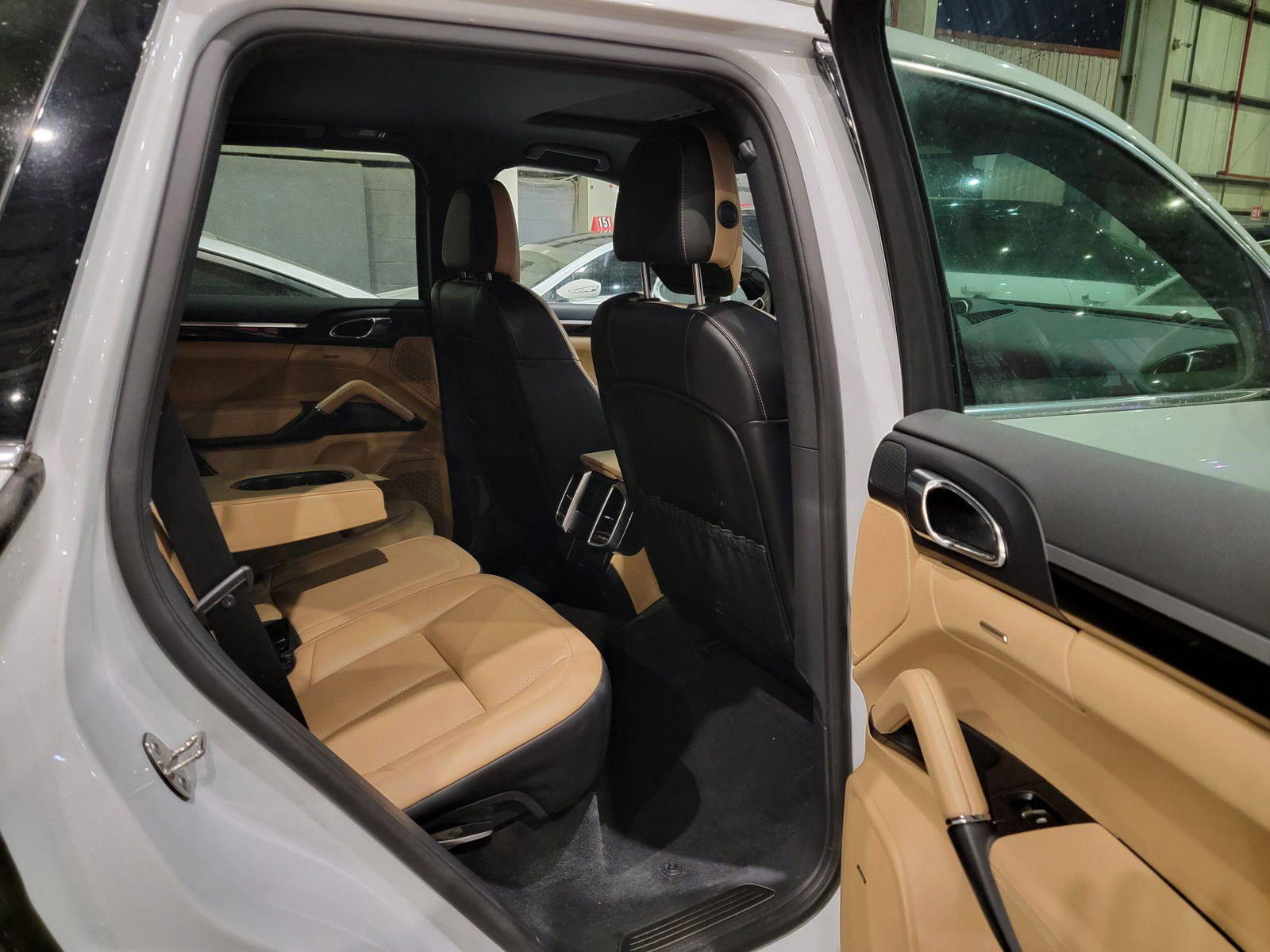 PORSCHE Cayenne 2018 - Marhaba Auction Used Cars - Image 8