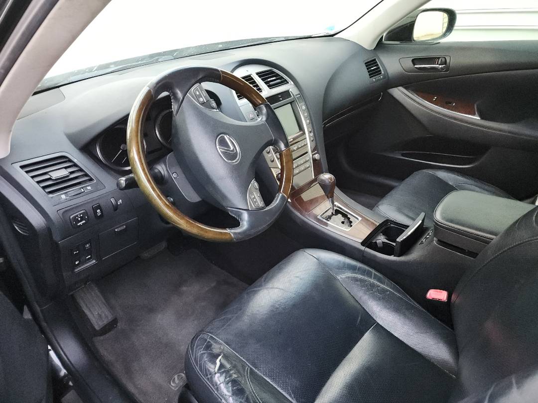 2010 LEXUS ES 350 — 186405 Miles — Lot 2407459 - Marhaba Auctions Used Cars - Image 8
