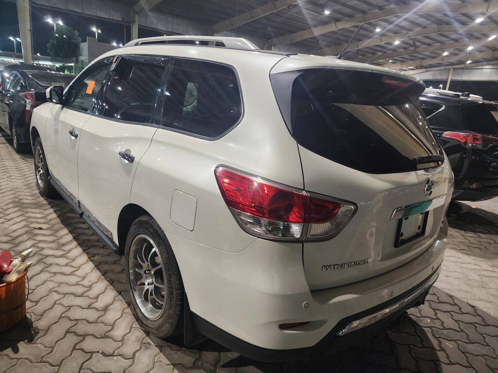 2015 NISSAN PATHFINDER — 215488 KM — Lot 35380 - Marhaba Auctions Used Cars - Image 4