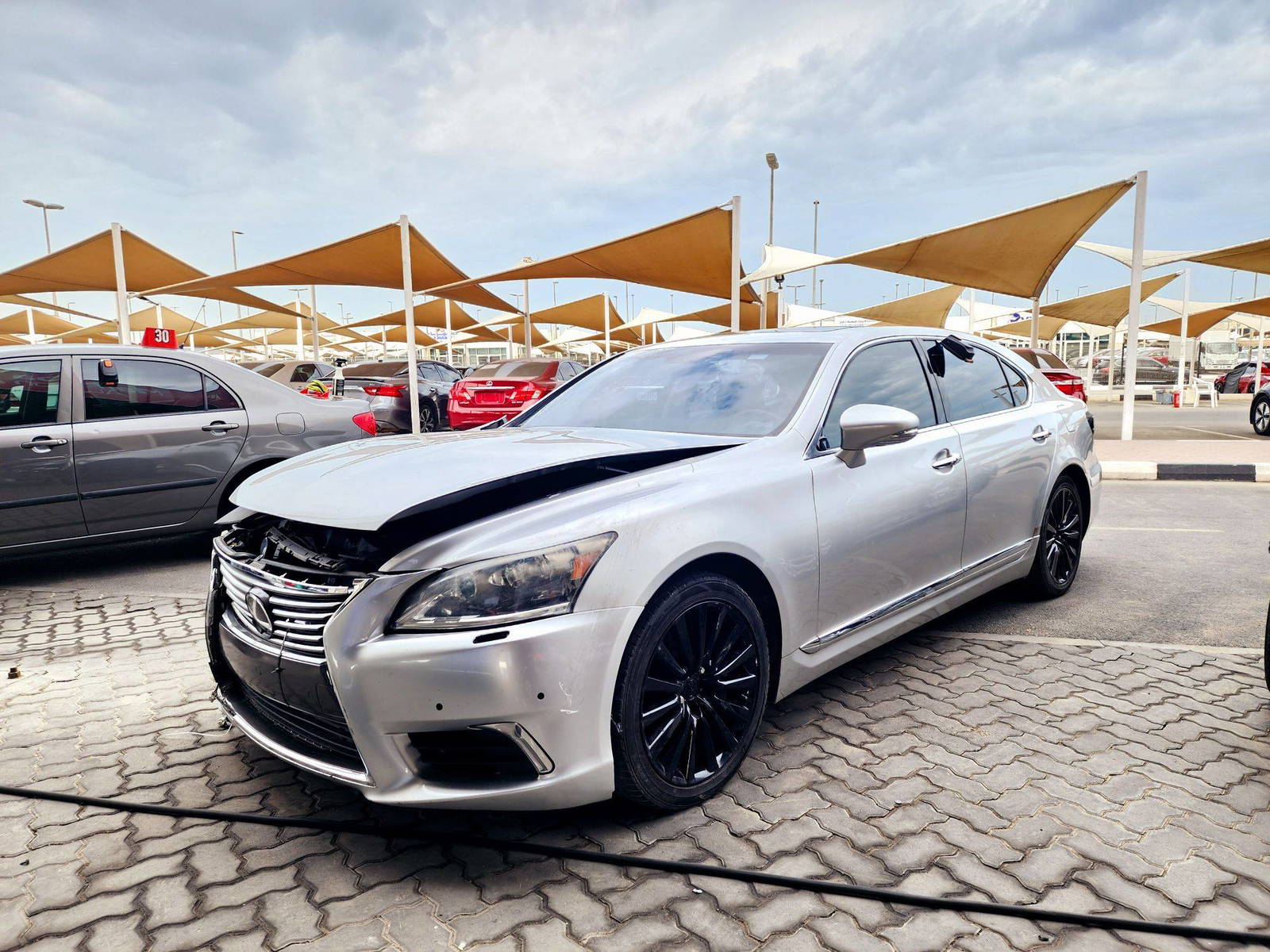 2013 LEXUS LS 460 — 116942 Miles — Lot D5006067 — Souq - Marhaba Auctions Used Cars - Image 5