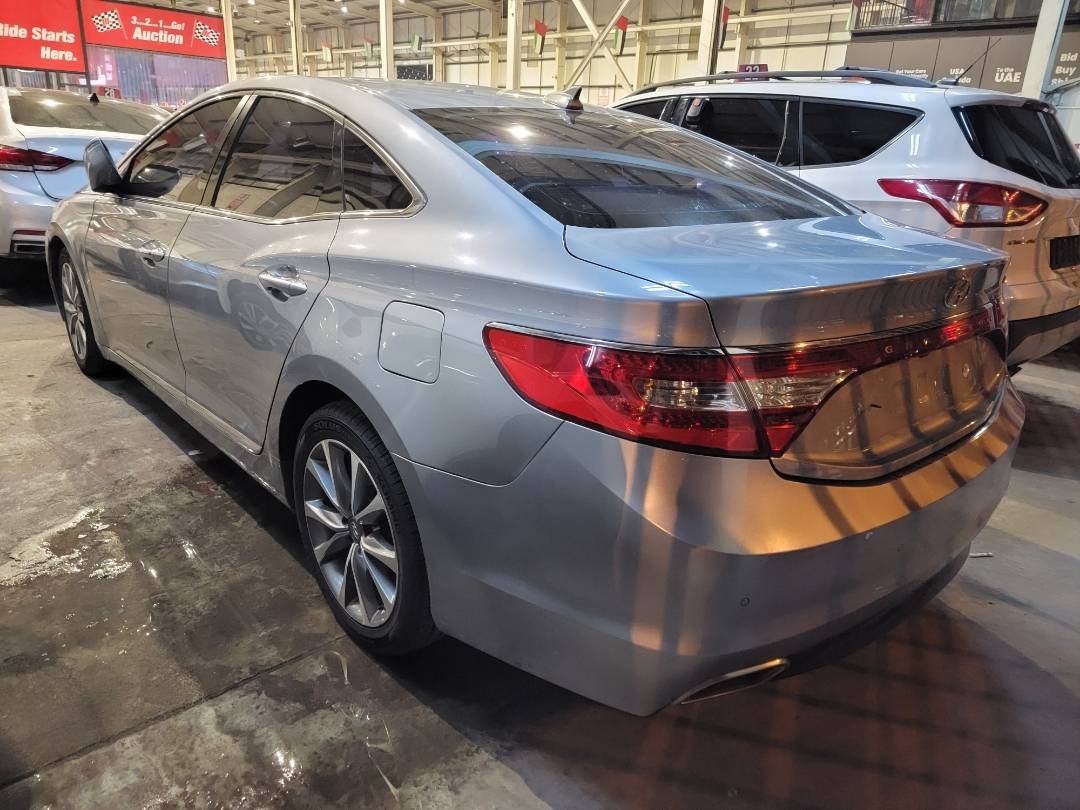 2017 HYUNDAI GRANDEUR — 261049 KM — Lot 573857 — Main - Marhaba Auctions Used Cars - Image 3