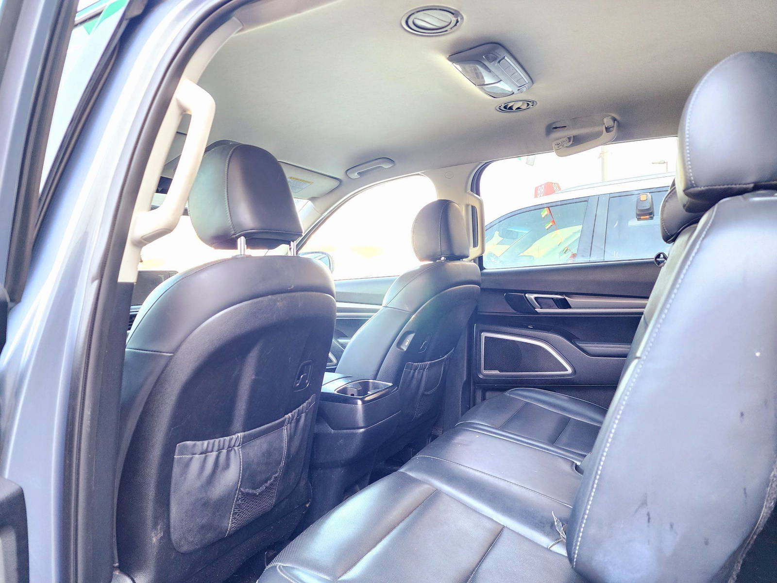 2020 KIA TELLURIDE — 76342 Miles — Lot 61913654 — Souq - Marhaba Auctions Used Cars - Image 6