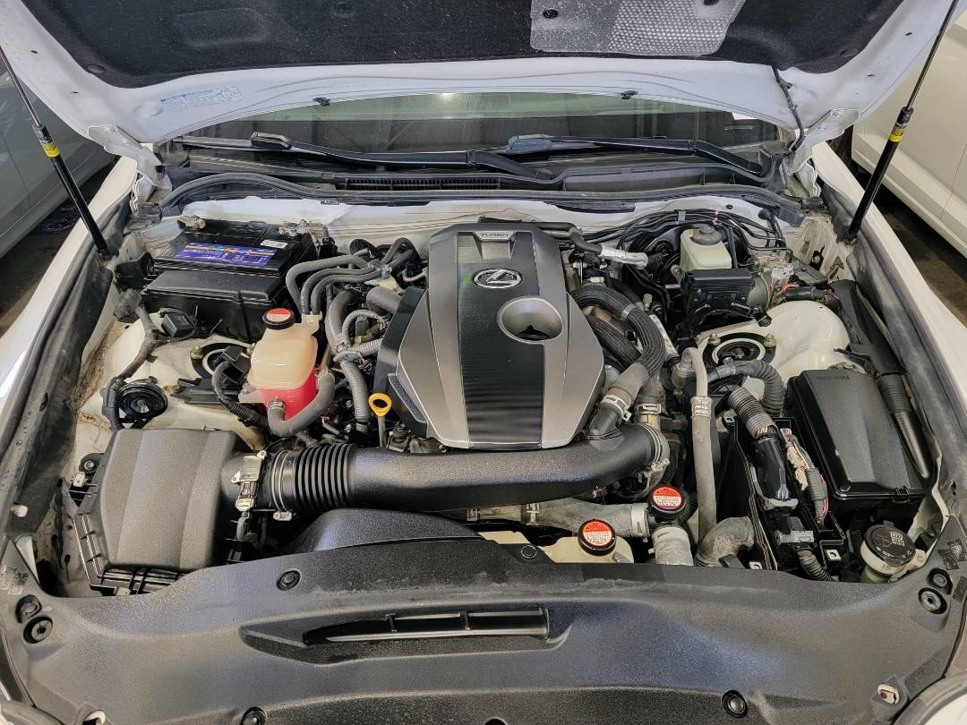 2016 LEXUS IS 200T — 158713 KM — Lot 5020406 — Main - Marhaba Auctions Used Cars - Image 9