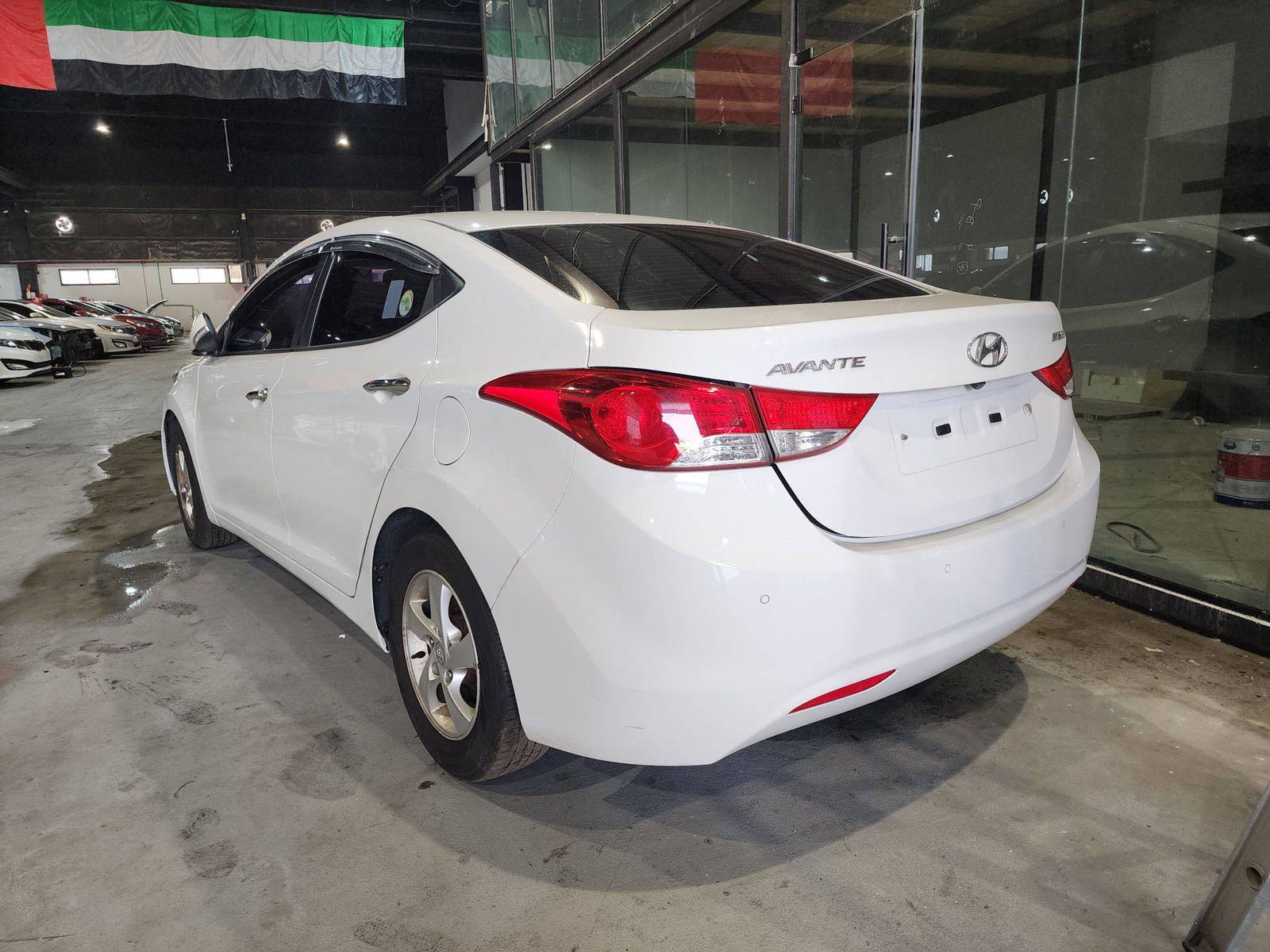2011 HYUNDAI AVANTE — 169868 KM — Lot 092327 — Al Quoz - Marhaba Auctions Used Cars - Image 3