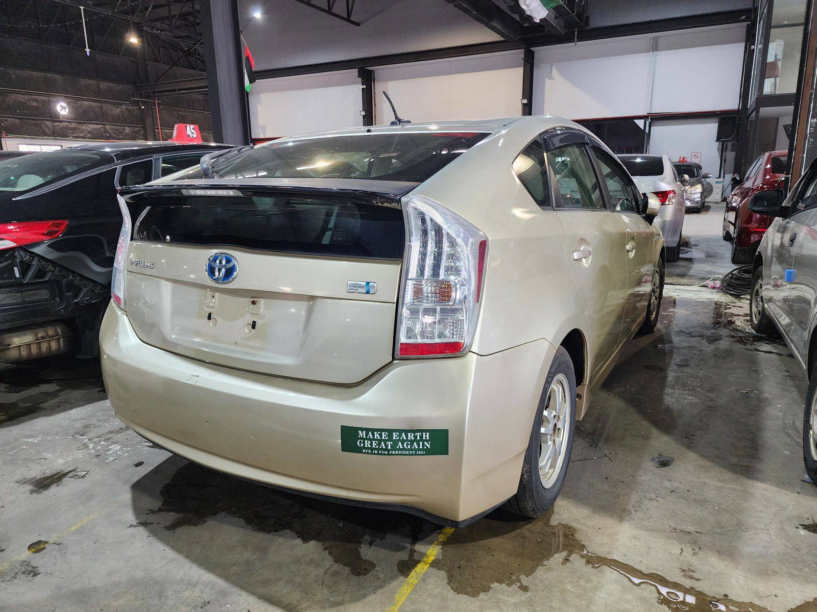 2010 TOYOTA PRIUS — 120094 Miles — Lot 212664 — Al Quoz - Marhaba Auctions Used Cars - Image 6