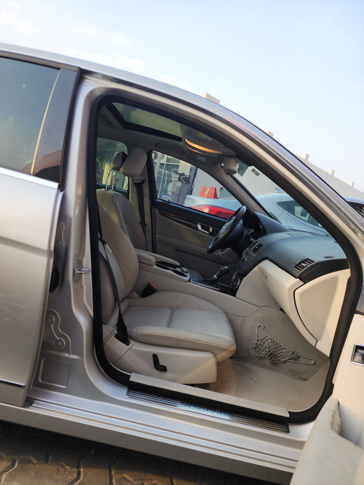2011 MERCEDES BENZ C300 — 101371 Miles — Lot 44738344 — Souq - Marhaba Auctions Used Cars - Image 7