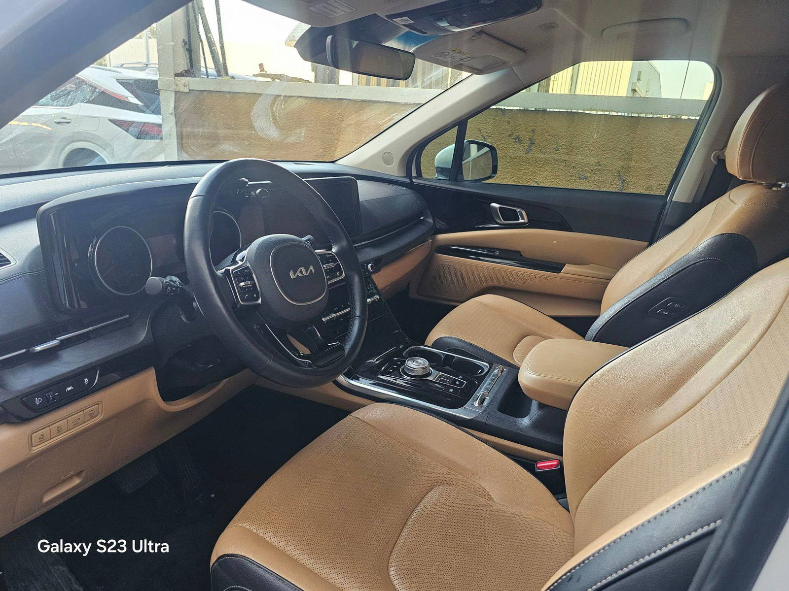KIA CARNIVAL LX 2023 - Marhaba Auction Used Cars - Image 8
