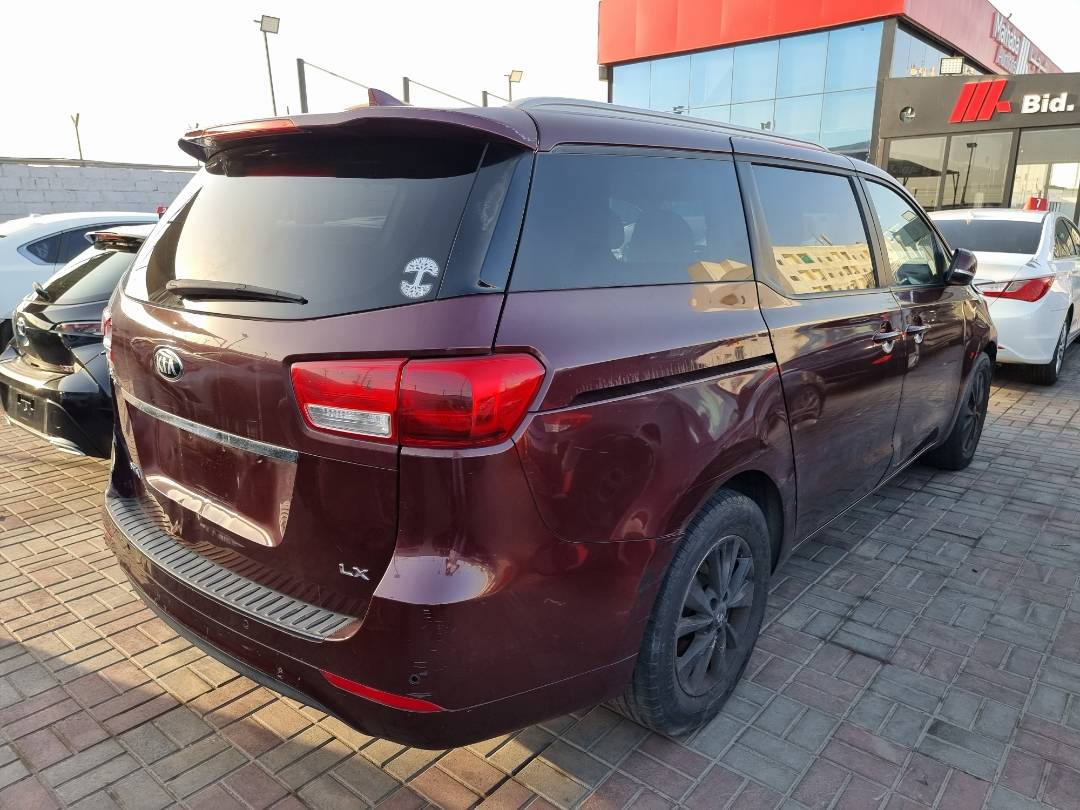 2016 KIA SEDONA — 168891 Miles — Lot 125487 — Ind. 12 - Marhaba Auctions Used Cars - Image 4