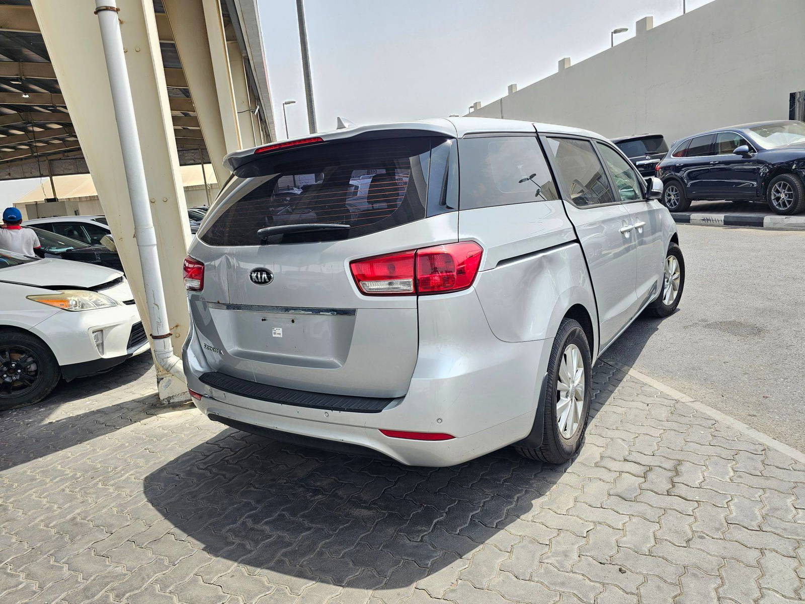 KIA SEDONA 2015 view 2