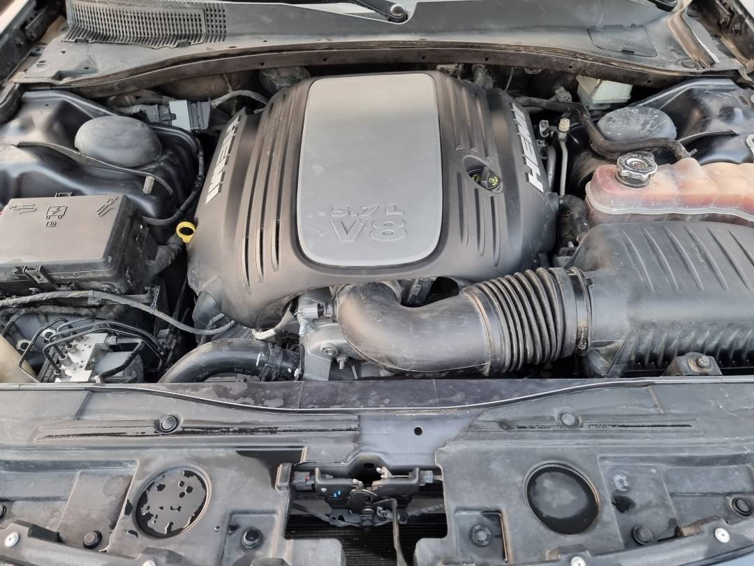 2018 CHRYSLER 300 — 134269 KM — Lot 81604 — Ind. 12 - Marhaba Auctions Used Cars - Image 10