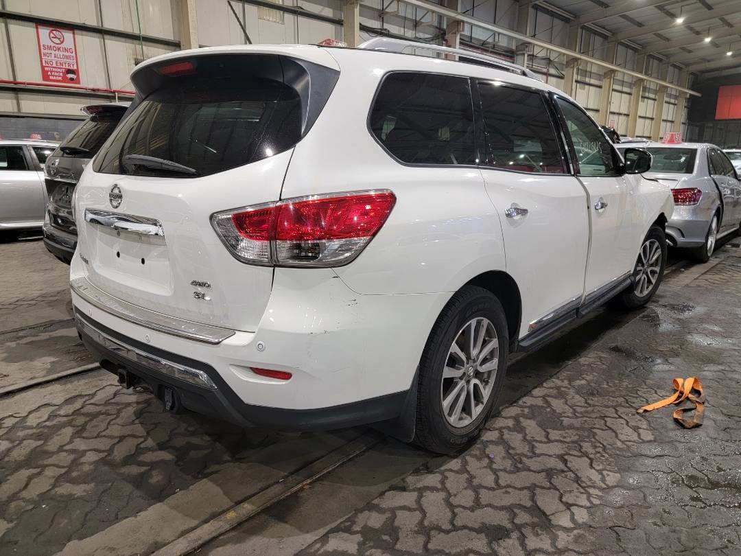 2014 NISSAN PATHFINDER — 211595 Miles — Lot EC645121 — Souq - Marhaba Auctions Used Cars - Image 4