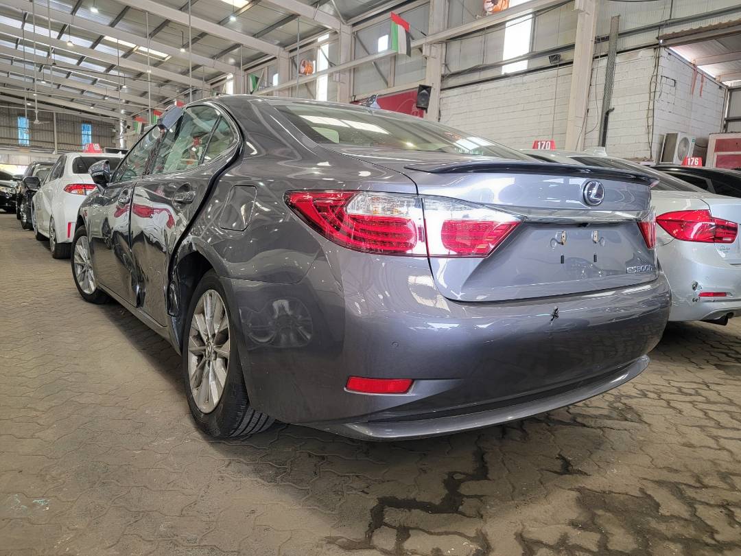 2014 LEXUS ES 300H — 174221 Miles — Lot 43631884 — Main - Marhaba Auctions Used Cars - Image 5
