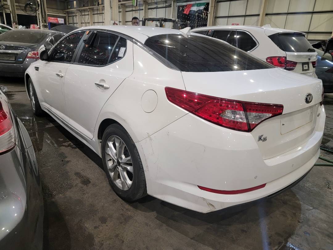 2013 KIA K5 — 184346 KM — Lot 312030 — Main - Marhaba Auctions Used Cars - Image 4