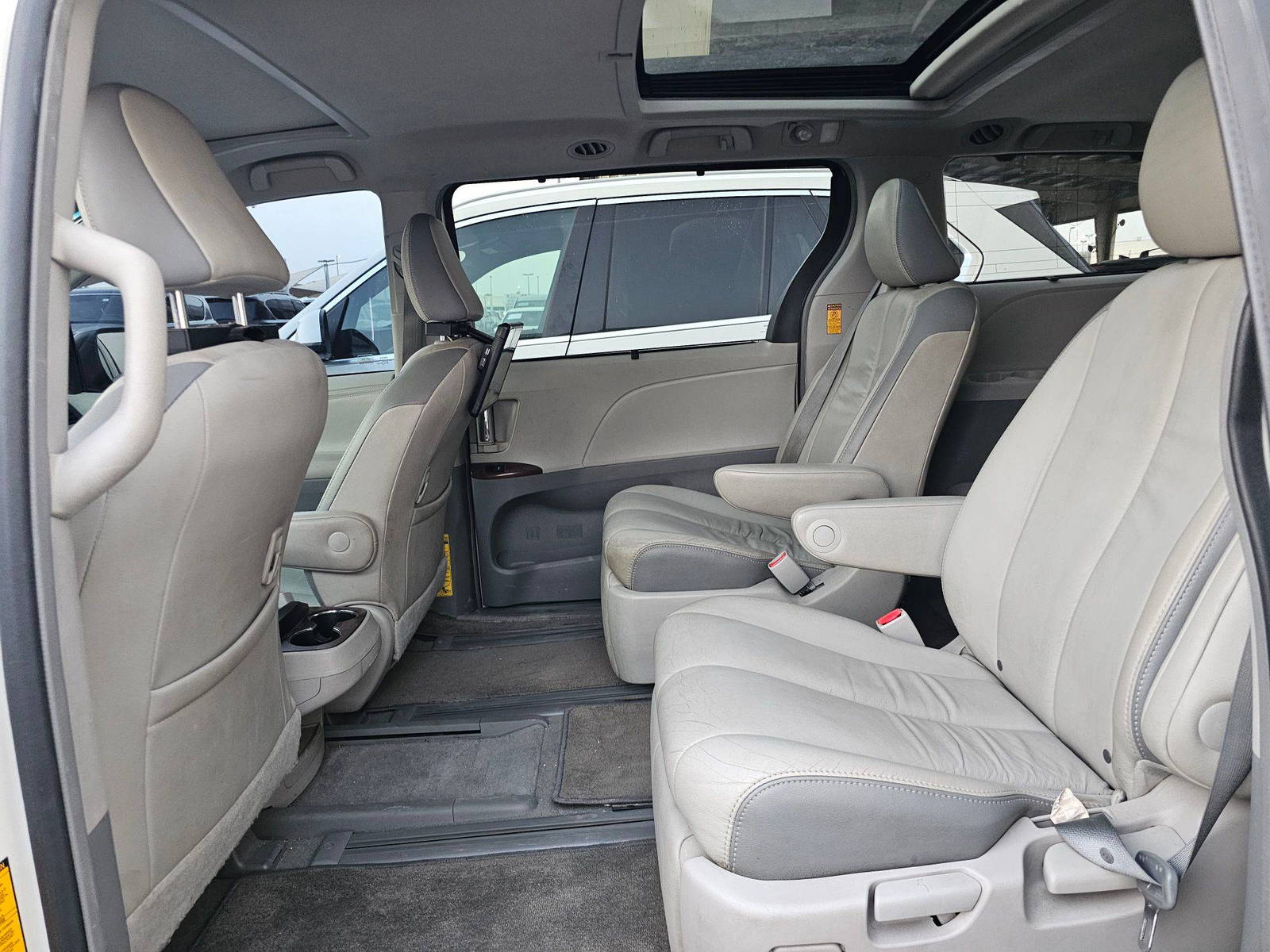 TOYOTA SIENNA 2014 - Marhaba Auction Used Cars - Image 8