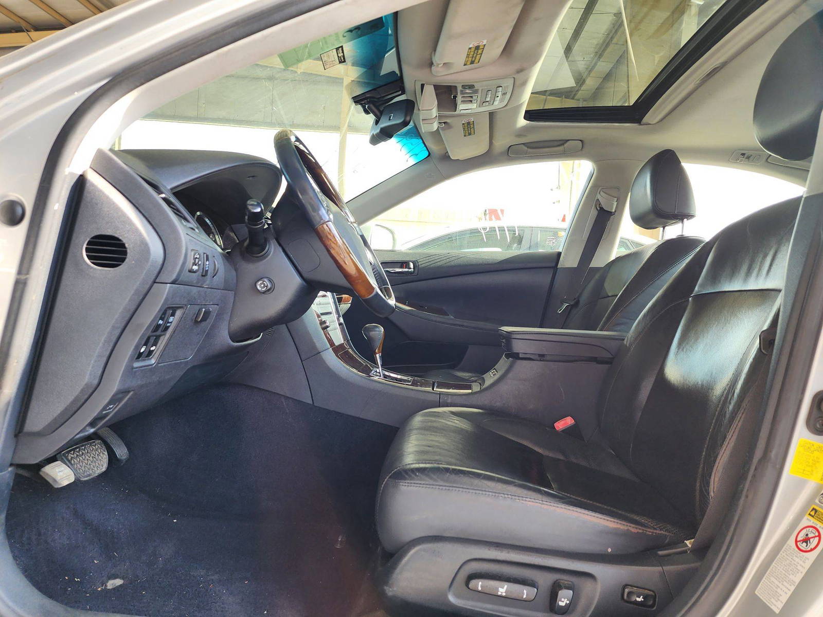 2012 LEXUS ES 350 — 156315 Miles — Lot 37594447 — Souq - Marhaba Auctions Used Cars - Image 9