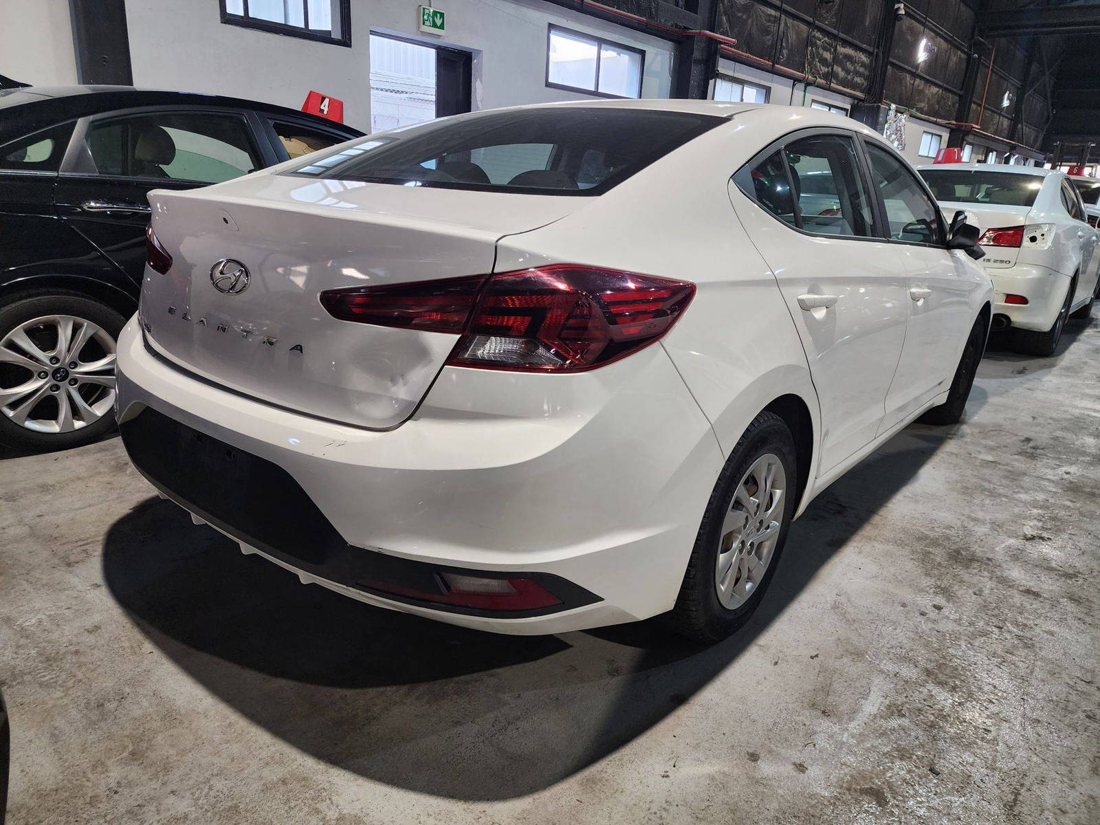 2019 HYUNDAI ELANTRA — 95565 KM — Lot 68903365 — Main - Marhaba Auctions Used Cars - Image 4
