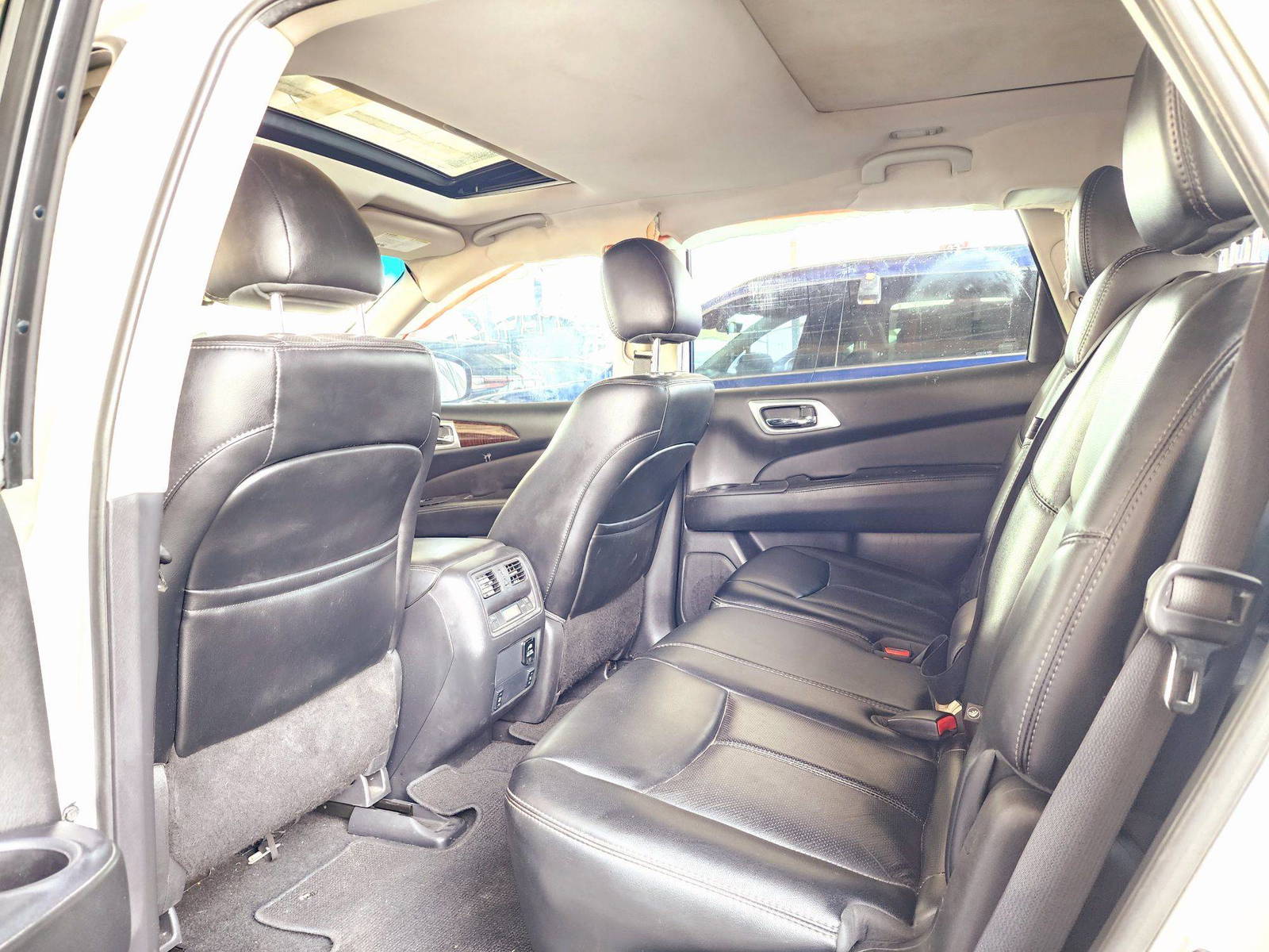 2015 NISSAN PATHFINDER — 171270 Miles — Lot M6FC651669 — Souq - Marhaba Auctions Used Cars - Image 6