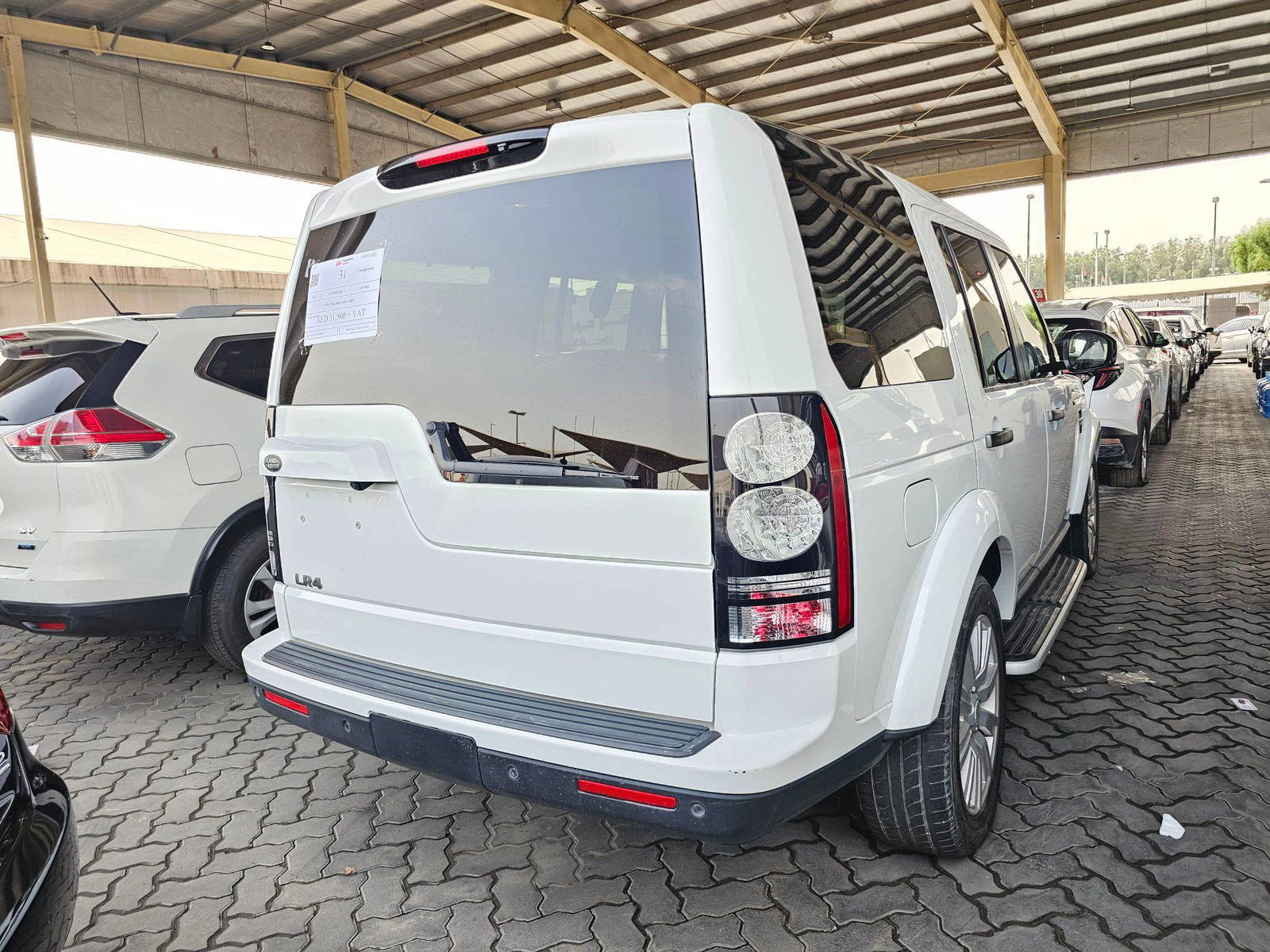 2015 LAND ROVER LR4 HSE — 146094 Miles — Lot 8FA760017 — Souq - Marhaba Auctions Used Cars - Image 3