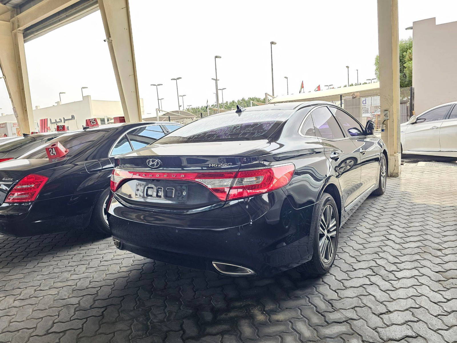 2014 HYUNDAI GRANDEUR — 135934 KM — Lot 371818 — Souq - Marhaba Auctions Used Cars - Image 3
