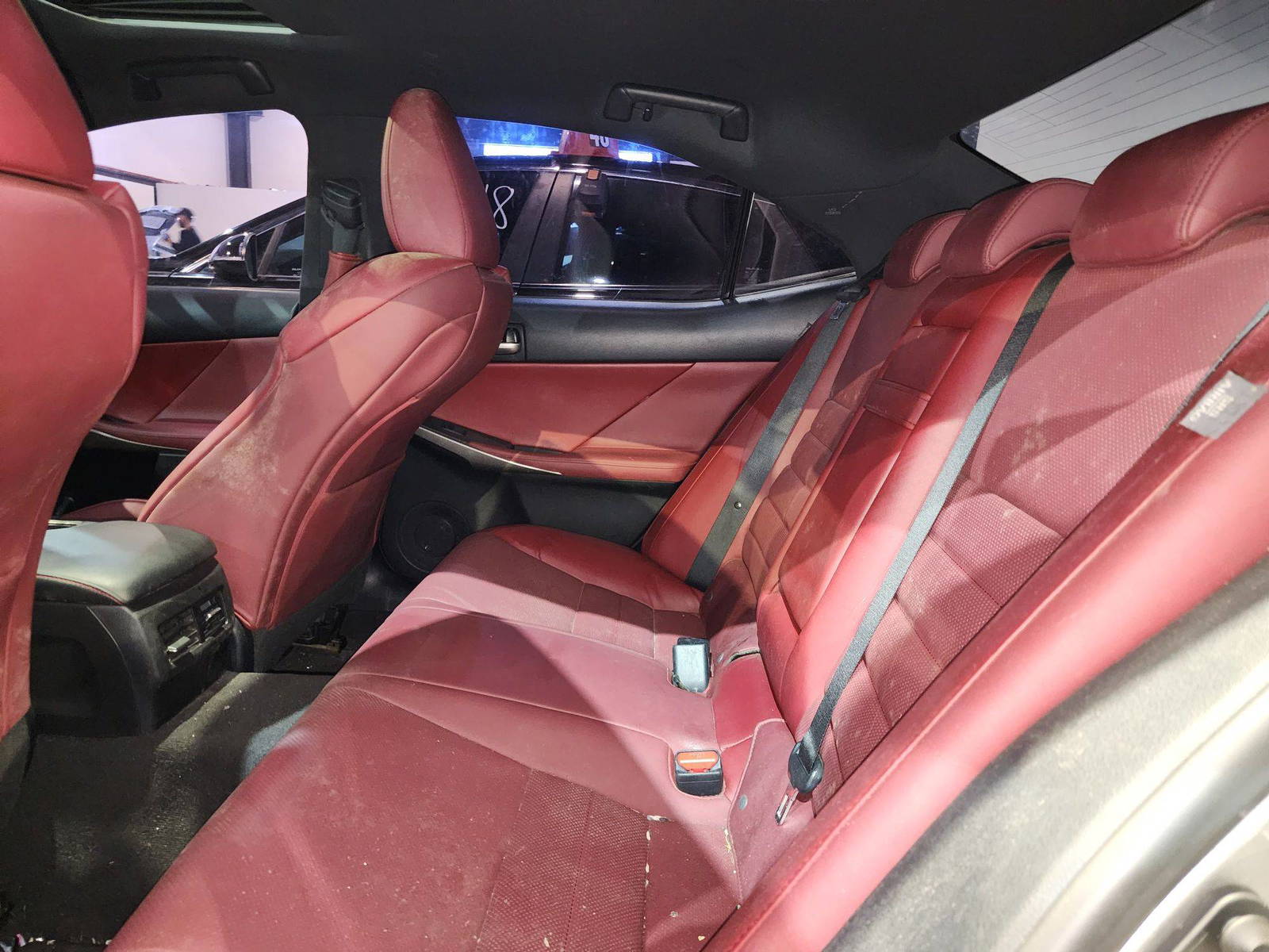 2018 LEXUS IS 300 — 105211 Miles — Lot 62813 — Souq - Marhaba Auctions Used Cars - Image 9