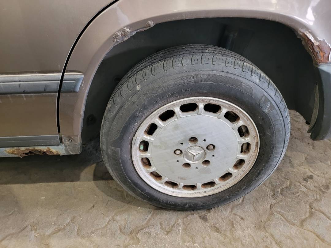 MERCEDES BENZ 260 1987 - Marhaba Auction Used Cars - Image 11