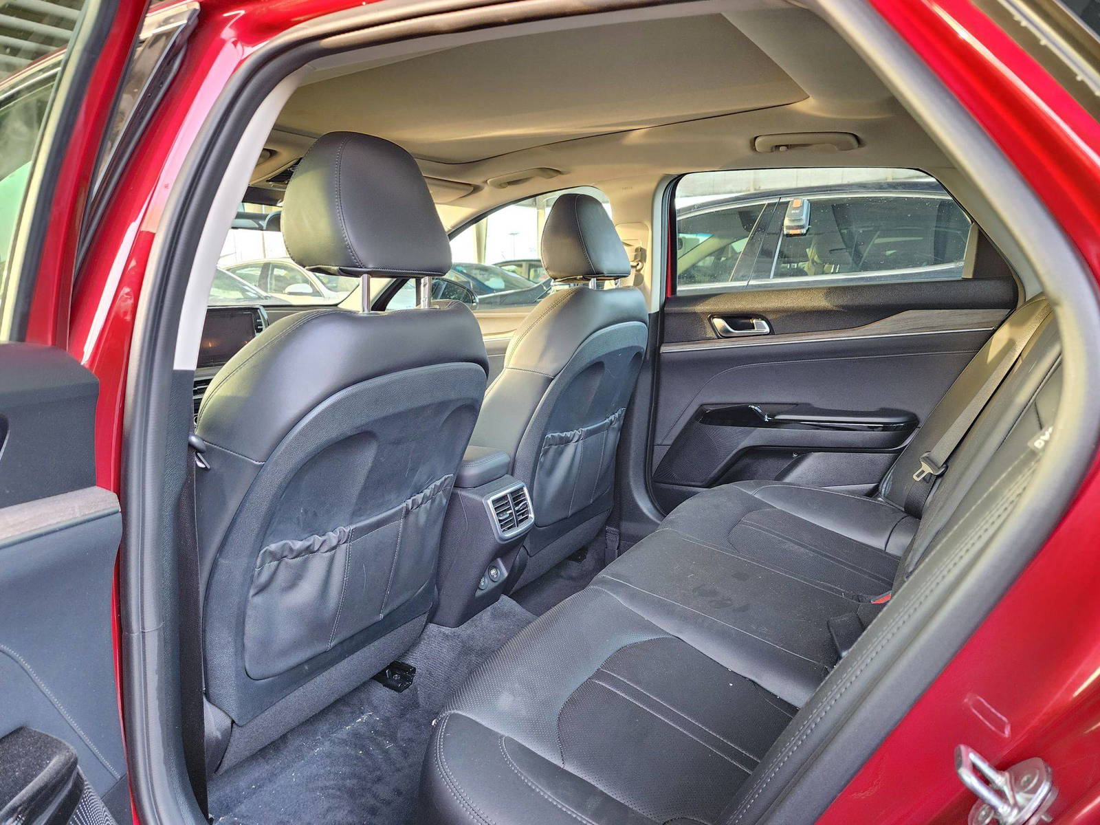 2021 KIA K5 — 47723 Miles — Lot 68364 — Souq - Marhaba Auctions Used Cars - Image 6
