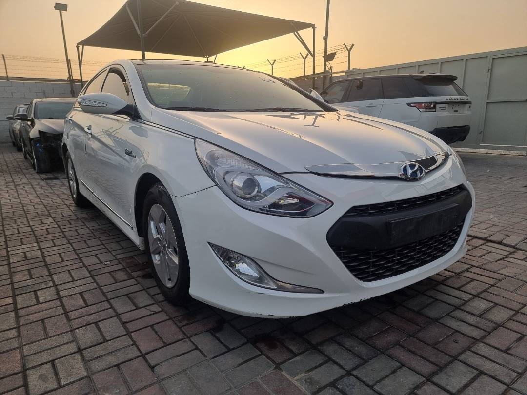 2012 HYUNDAI SONATA — 226199 KM — Lot 013289 — Souq - Marhaba Auctions Used Cars - Image 3