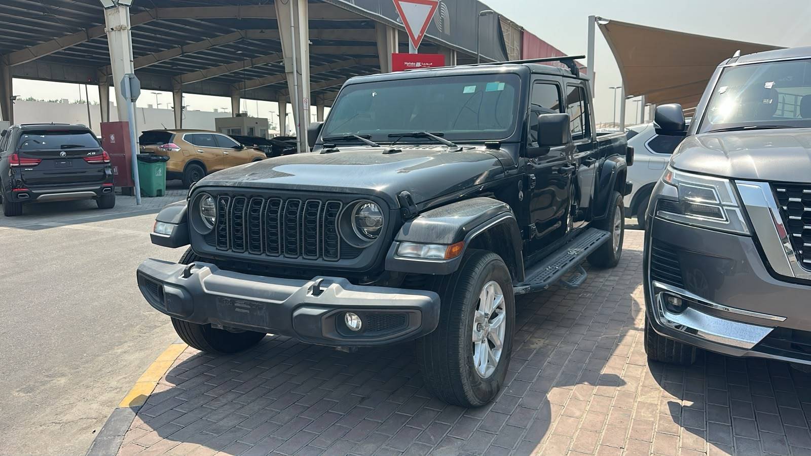 2023 JEEP GLADIATOR — 12328 KM — Lot G3PL581894 — Souq - Marhaba Auctions Used Cars - Image 3