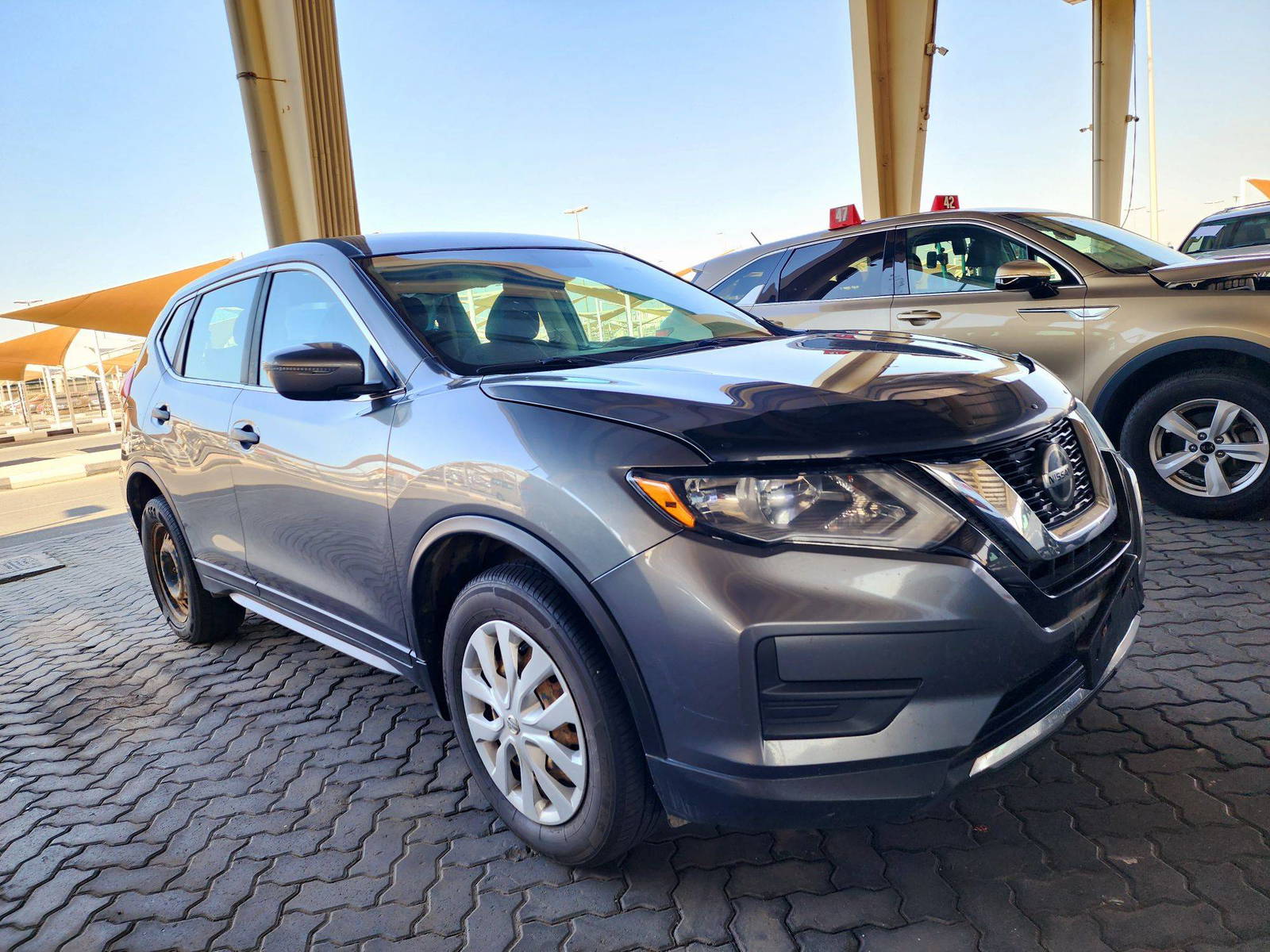 2018 NISSAN ROGUE — 192196 KM — Lot 22885 — Souq - Marhaba Auctions Used Cars - Image 5